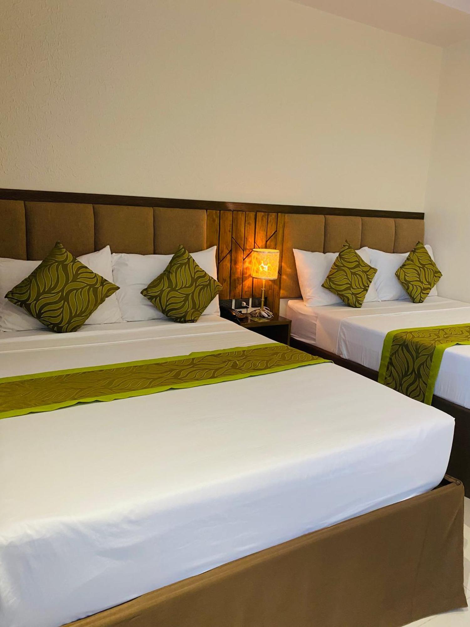 Maxi Hotel And Event Center Тагбиларан Сити Екстериор снимка